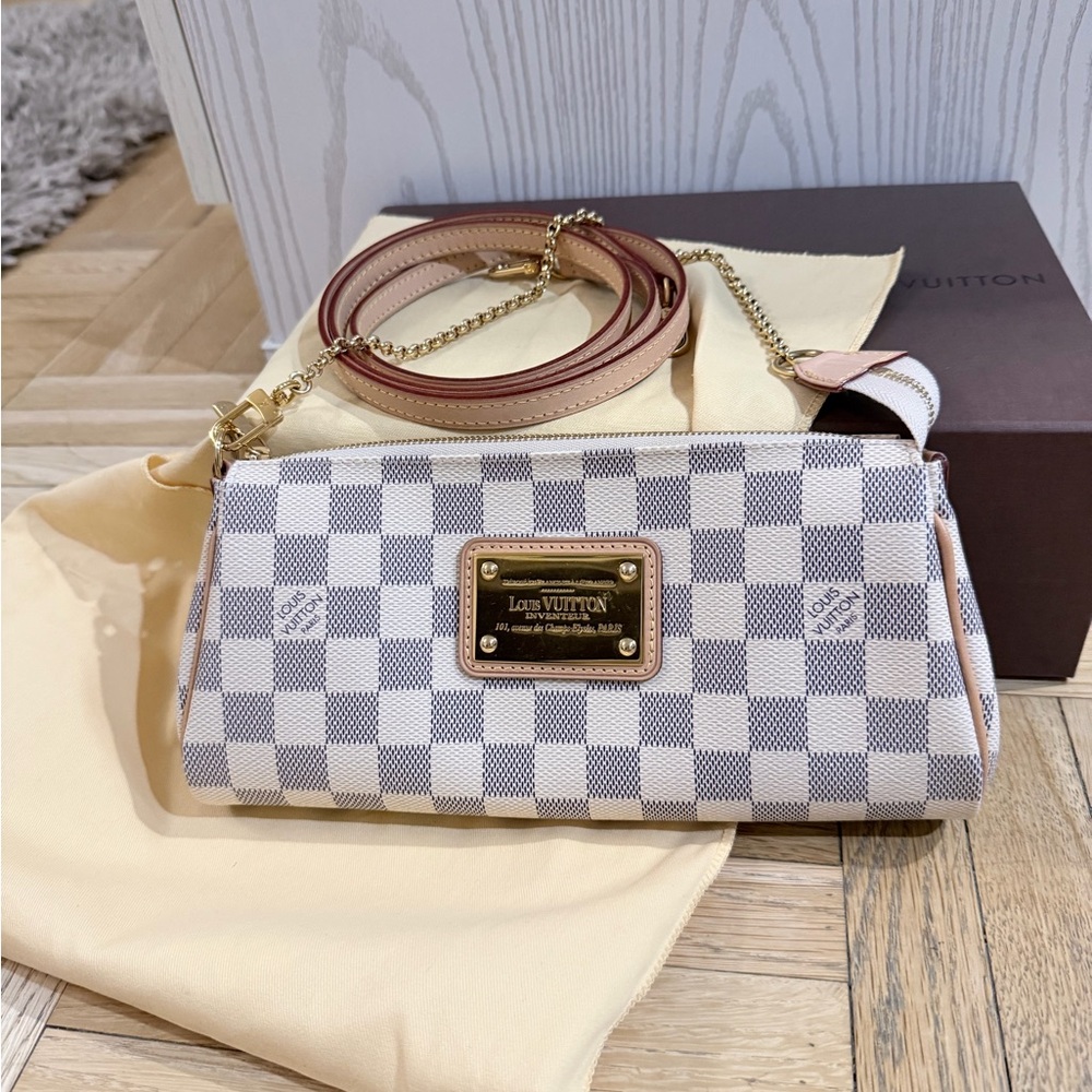 Louis Vuitton Gray and Cream Checkered Clutch